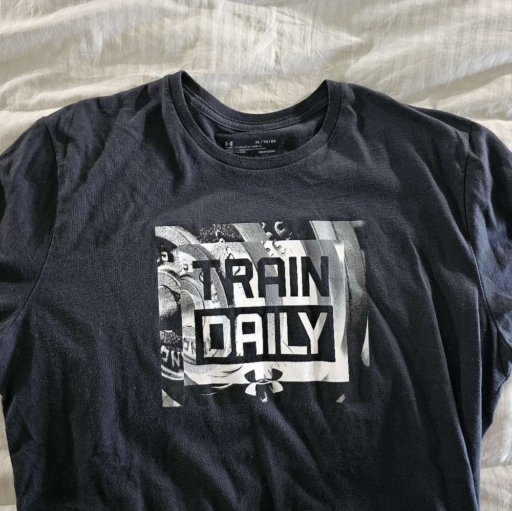 Mens underarmour tshirt